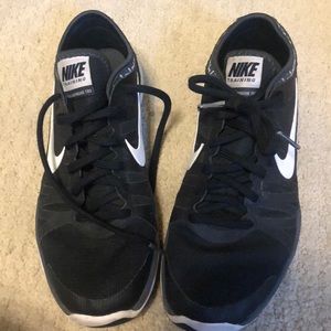 Nike tennis shoes